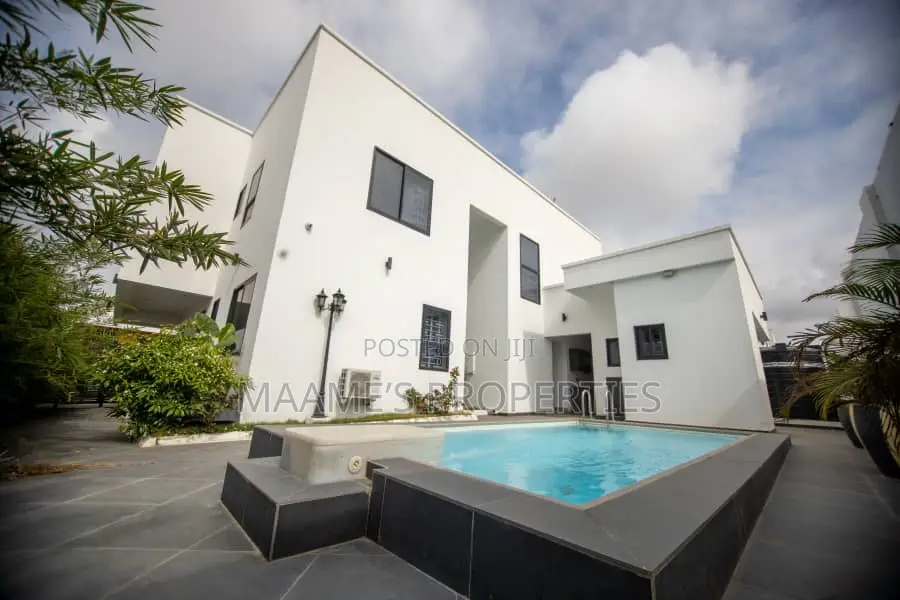 5bdrm Duplex in Sakumono for sale
