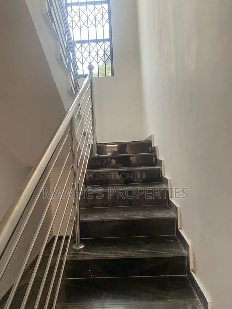 3bdrm Duplex in Oyarifa for rent