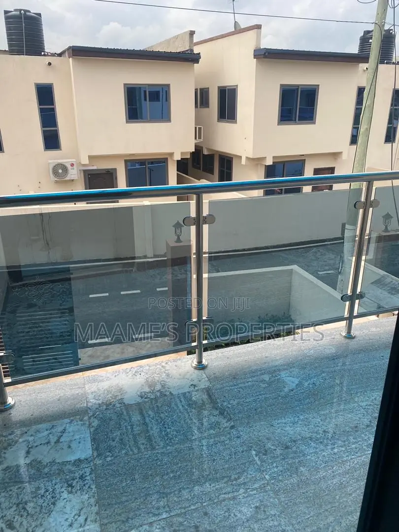 3bdrm Duplex in Oyarifa for rent