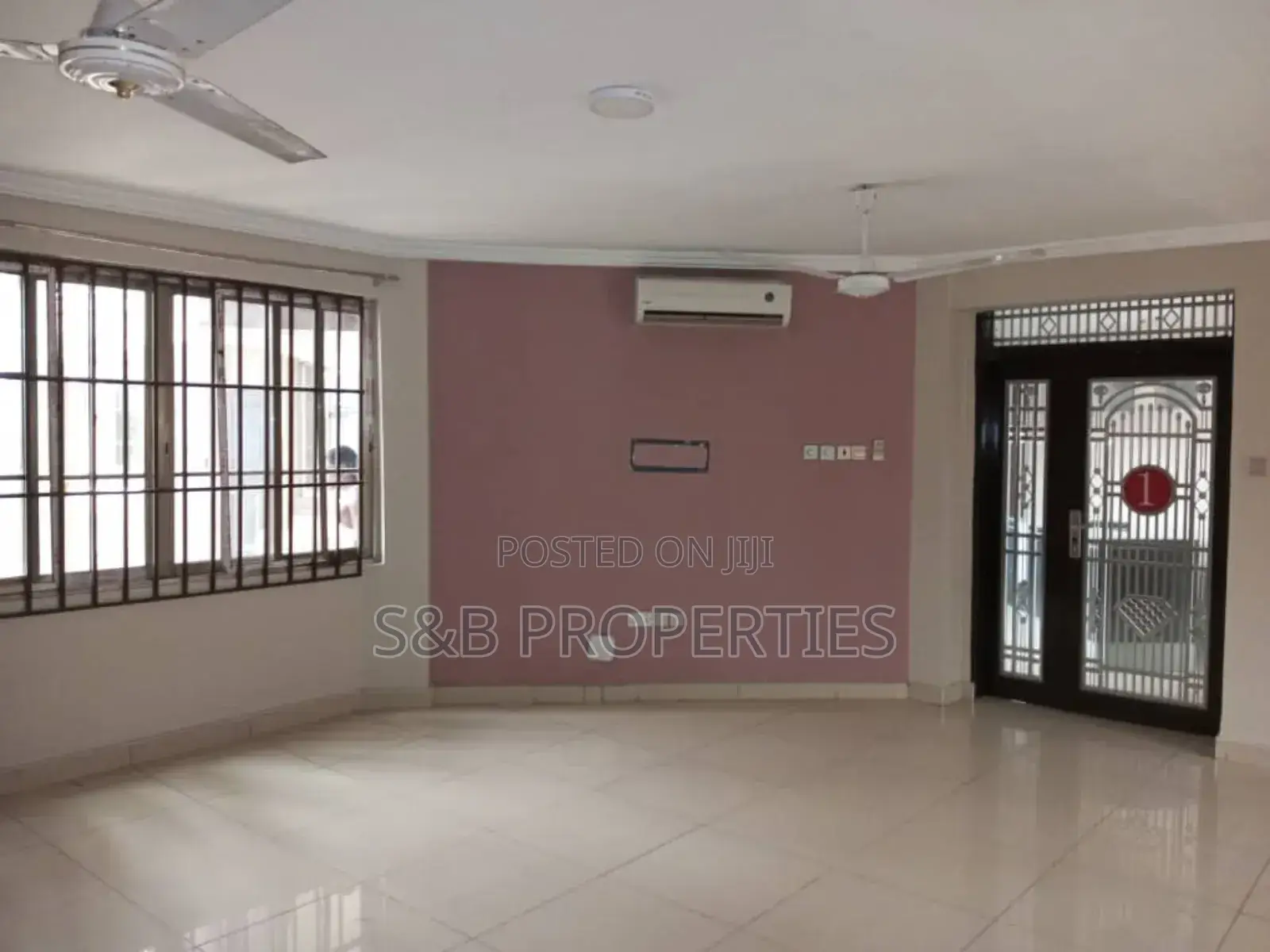 3bdrm Apartment in Ashomang Estate for rent