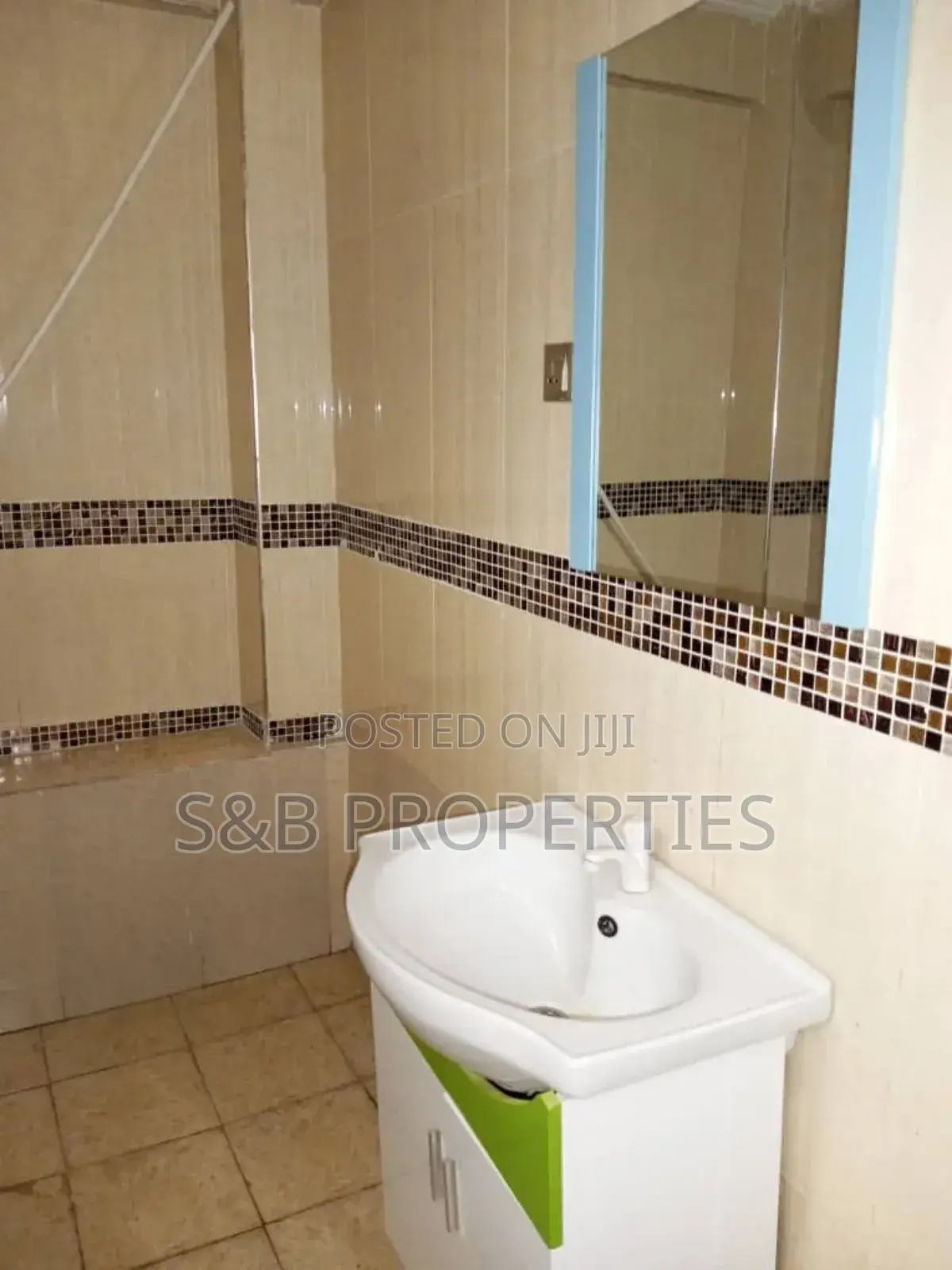 3bdrm Apartment in Ashomang Estate for rent