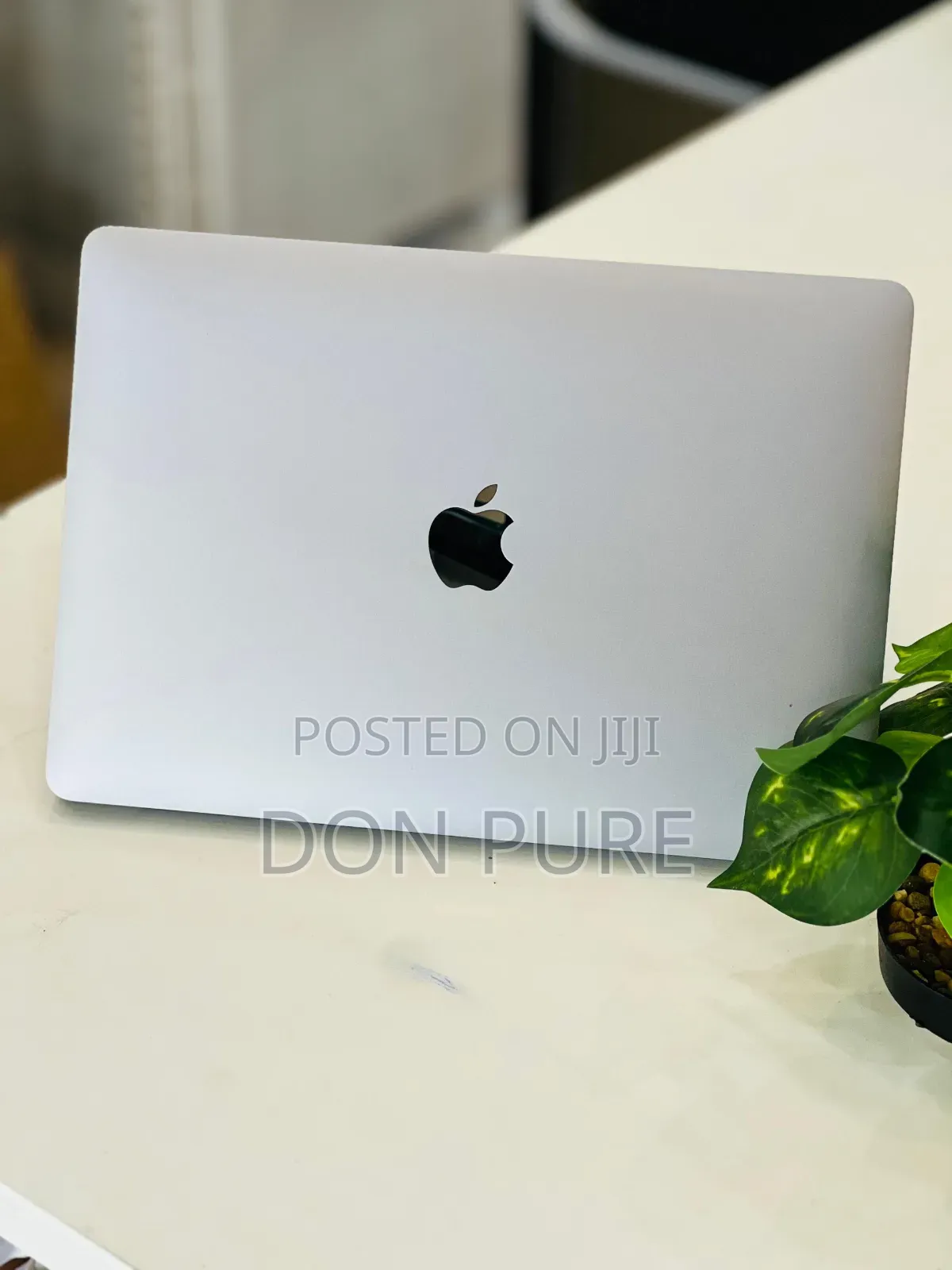 Laptop Apple MacBook Pro 2021 M1 8GB Apple M1 SSD 256GB