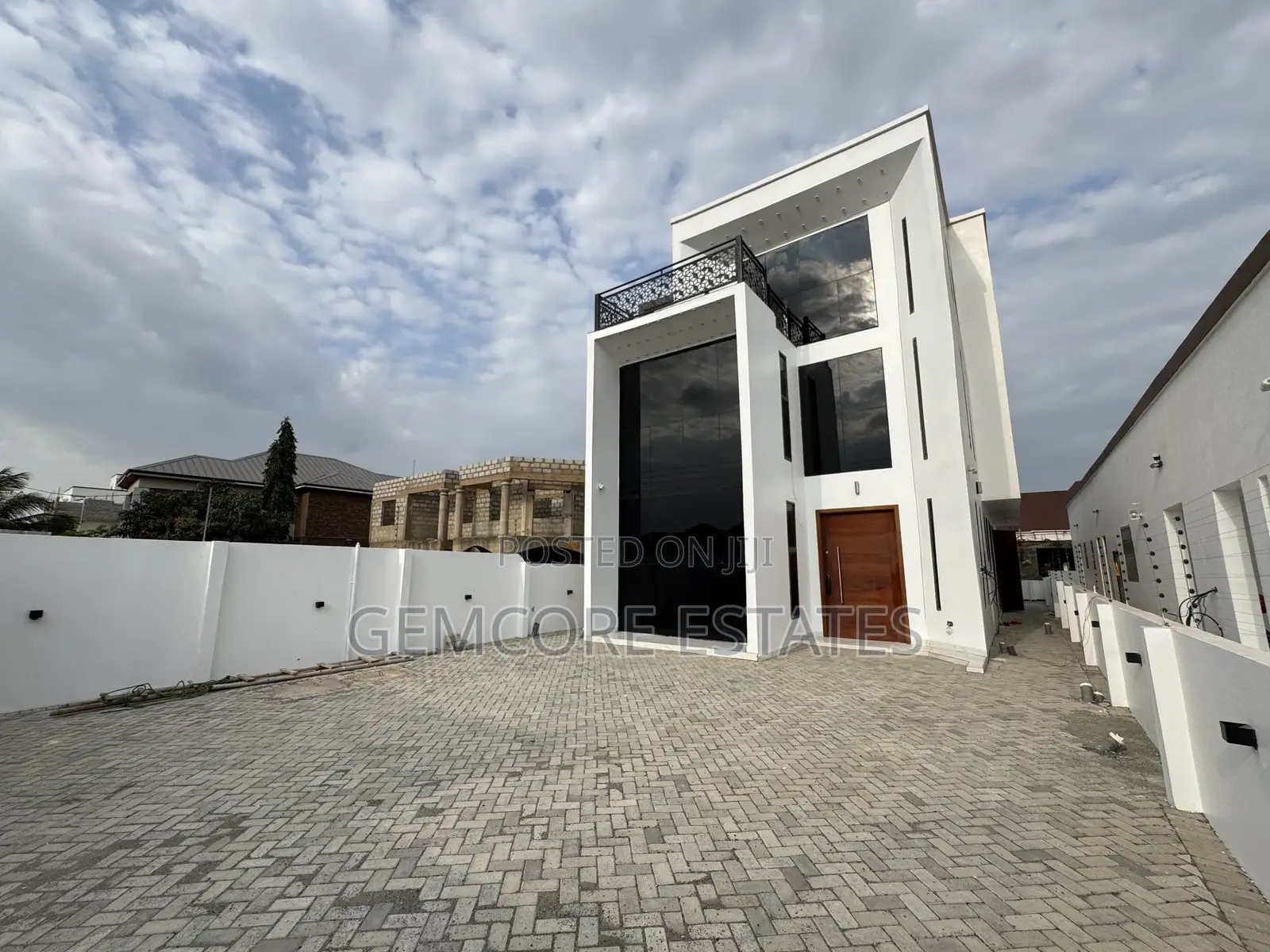 6bdrm House in East Legon Hills for sale