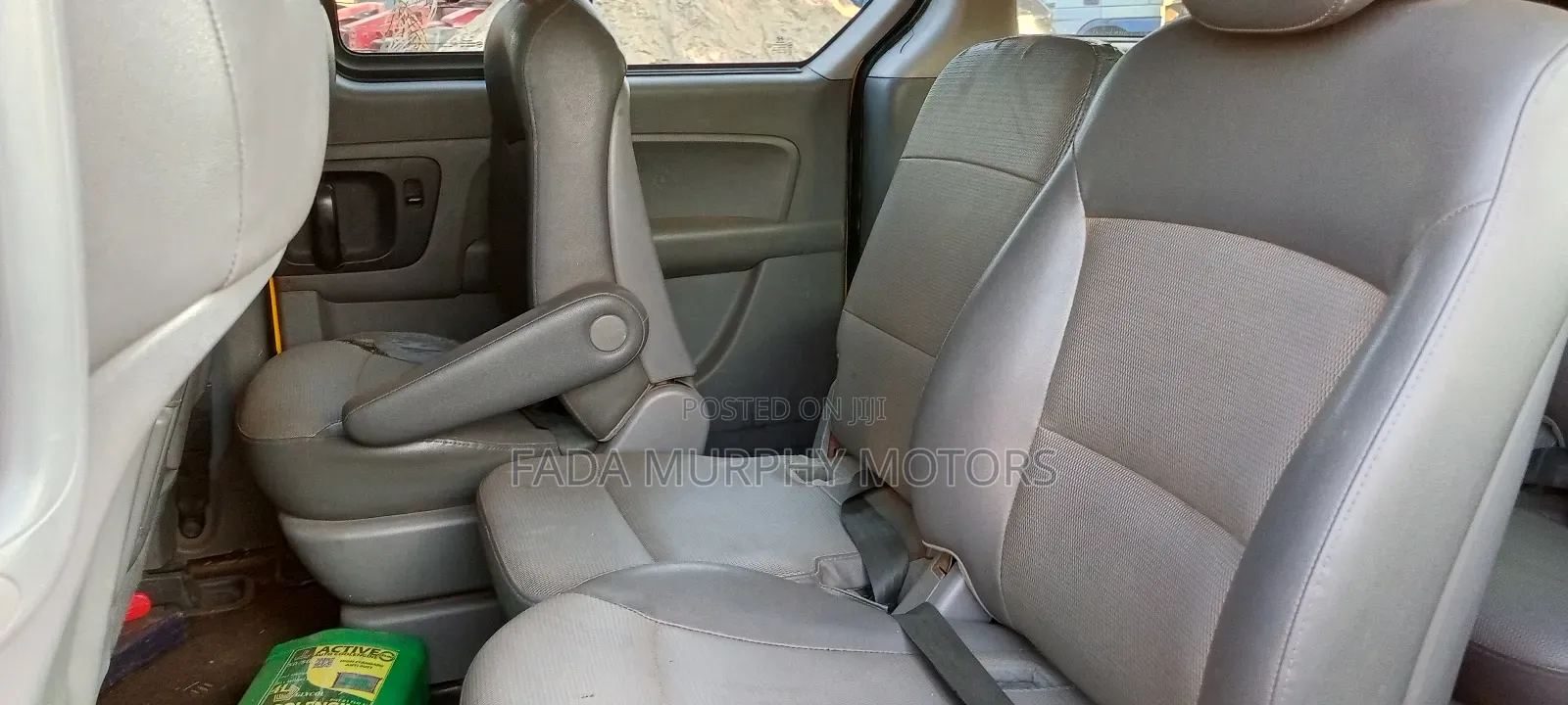 Hyundai Starex 2012 Yellow