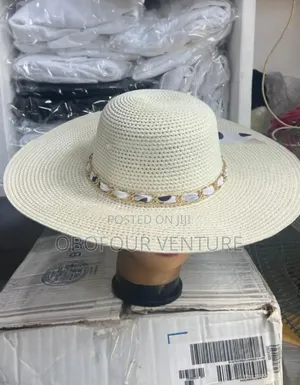 Elegant Sun Hat for Ladies, for All Occasions.