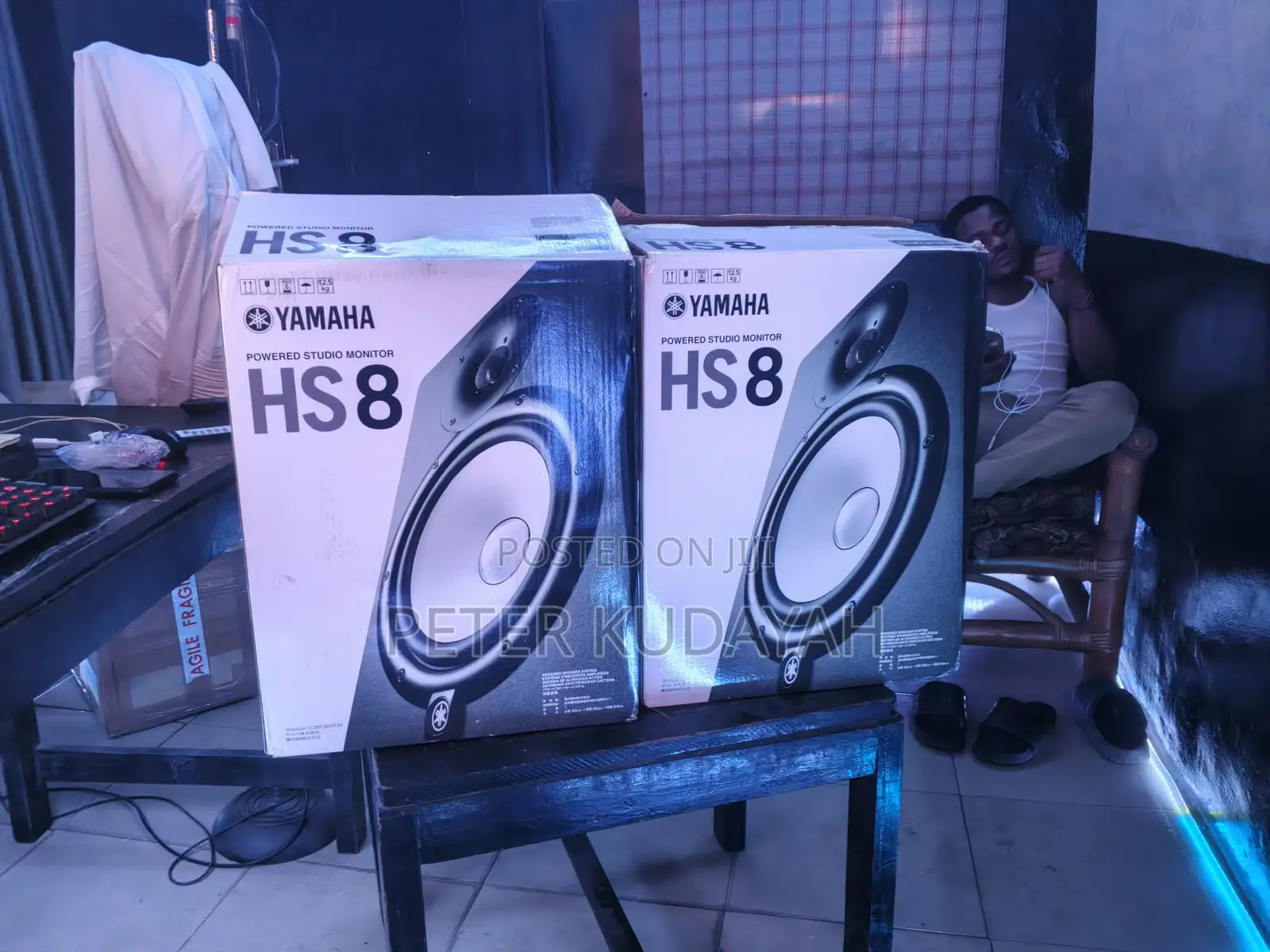 Yamaha Hs8