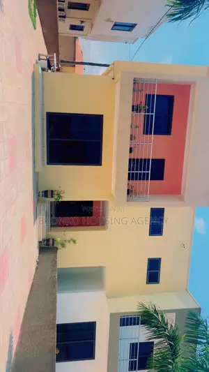 Furnished 3bdrm Townhouse / Terrace in Bronko Housing, Sakumono