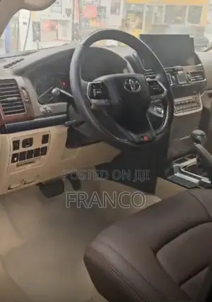Toyota Land Cruiser 4.6 V8 GXR 2017 Black