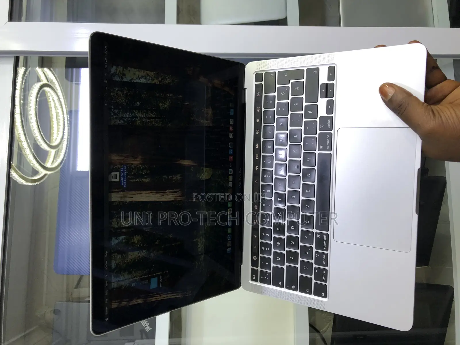Laptop Apple MacBook Pro 2020 16GB Intel Core I7 SSD 512GB