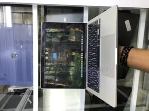 Laptop Apple MacBook Pro 2020 16GB Intel Core I7 SSD 512GB