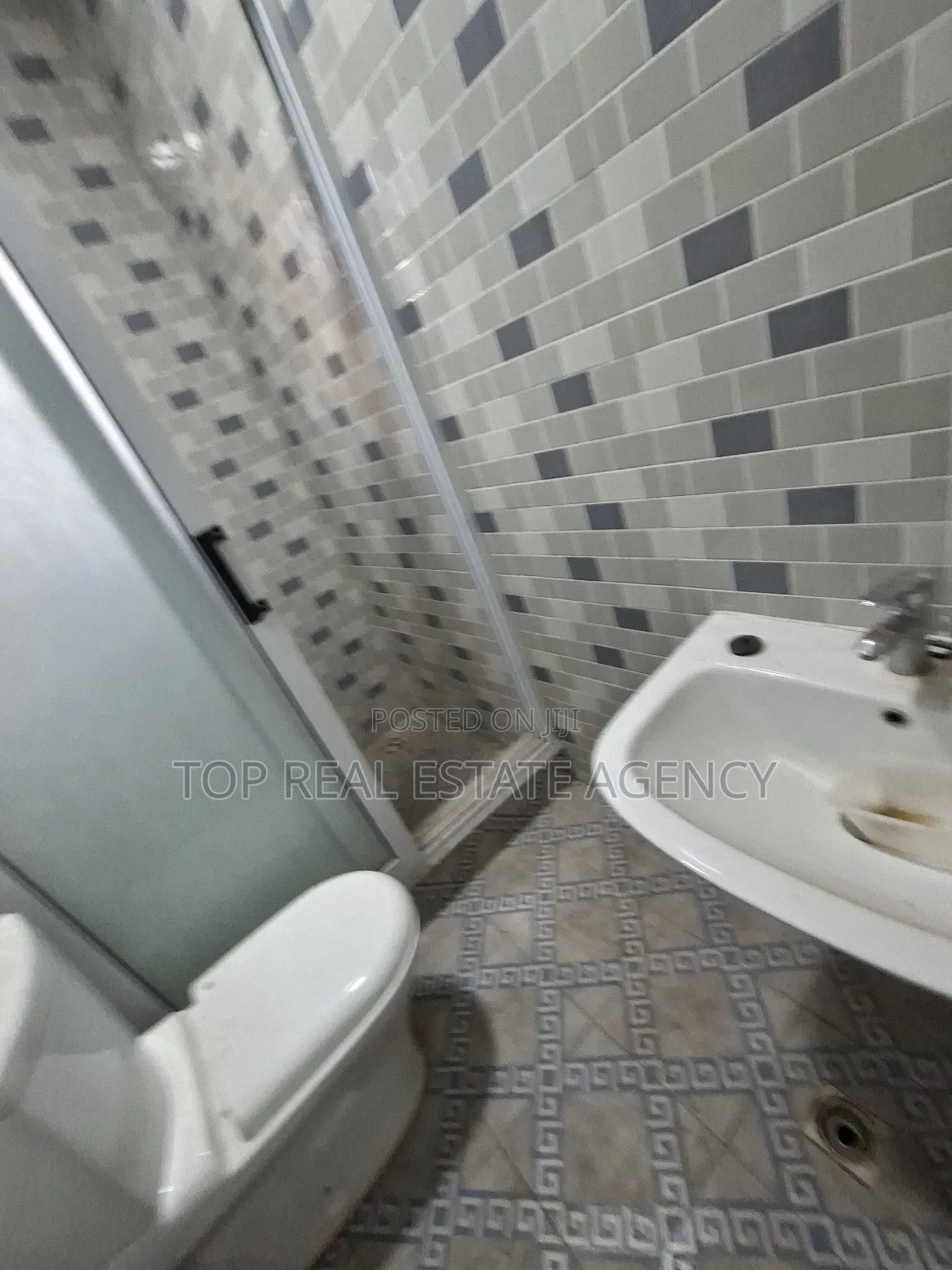 2bdrm Apartment in Adenta, Danfa for rent