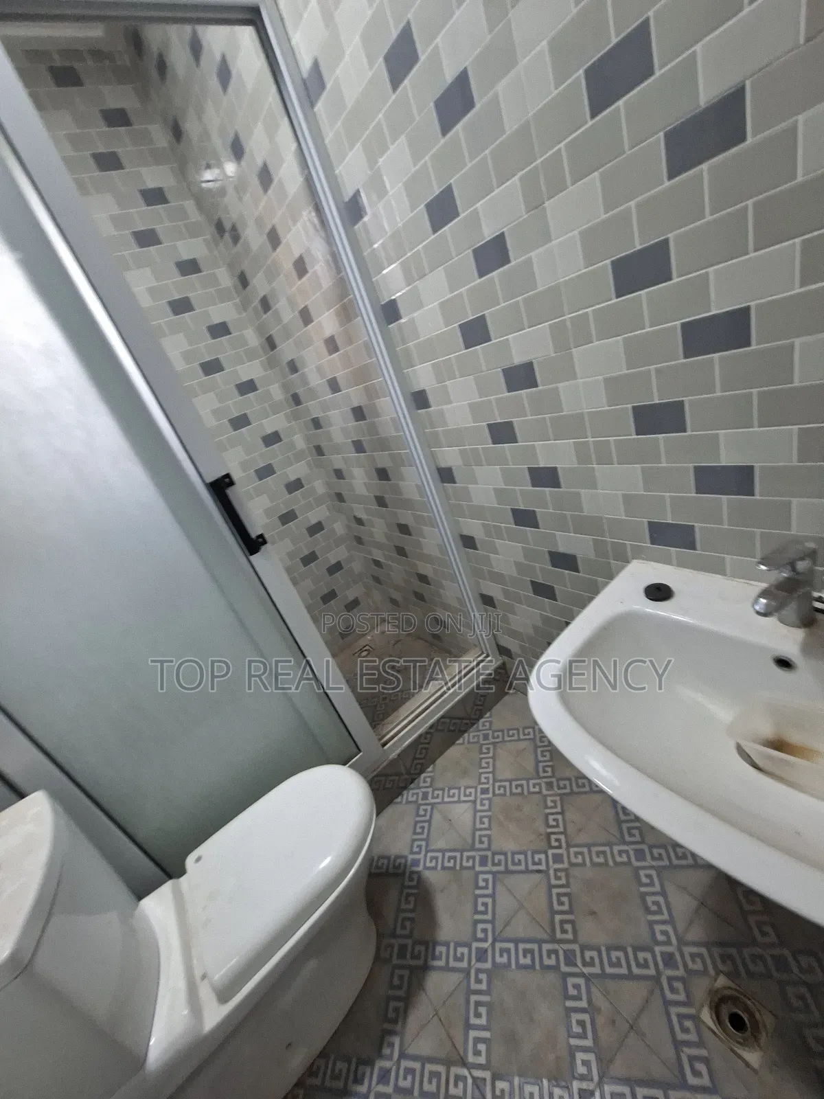 2bdrm Apartment in Adenta, Danfa for rent