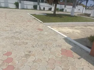 5bdrm House in Tema Community 10 for rent