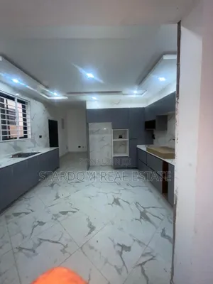 4bdrm Duplex in American House, East Legon for sale
