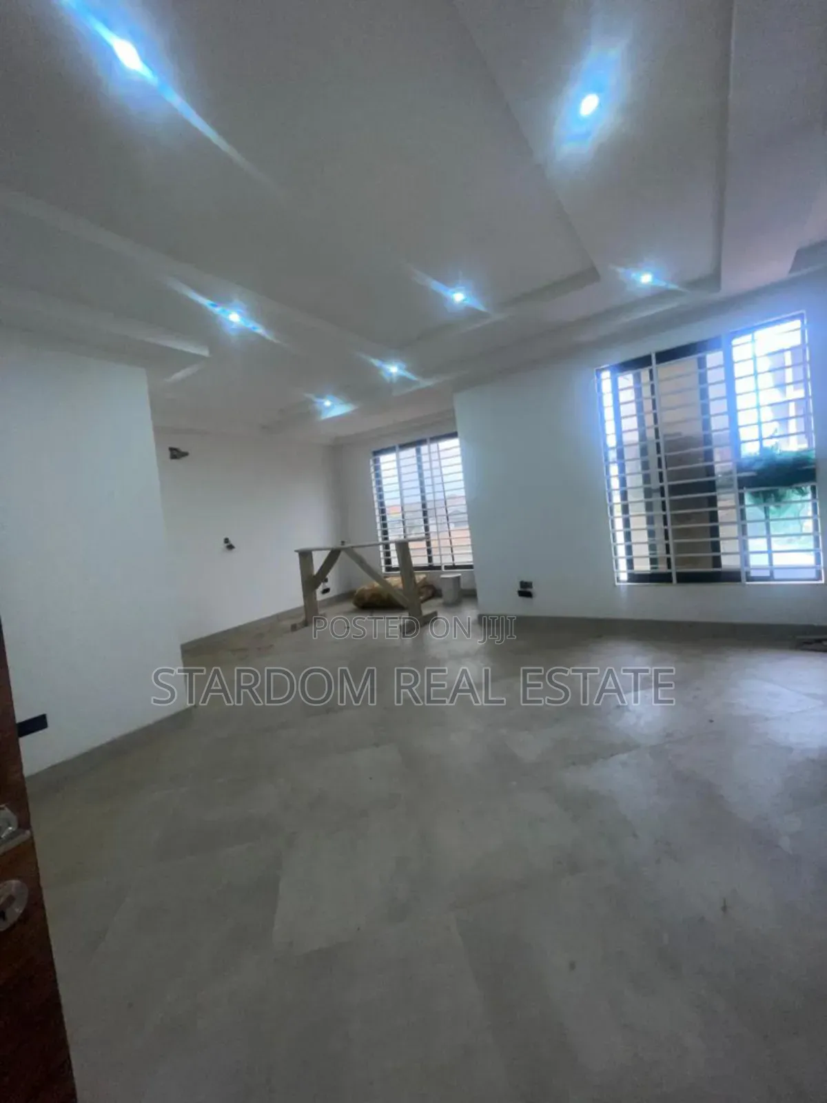 4bdrm Duplex in American House, East Legon for sale