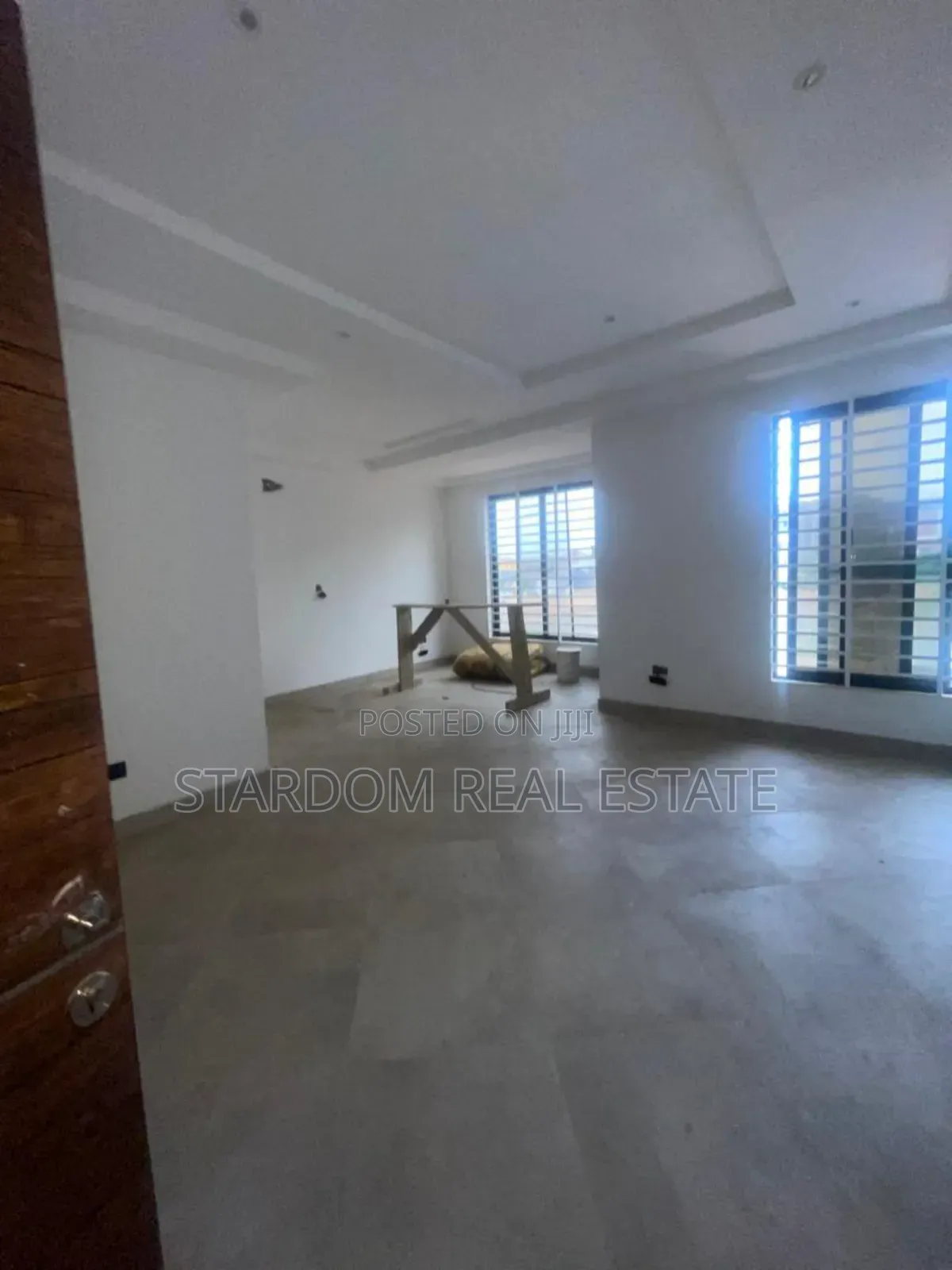 4bdrm Duplex in American House, East Legon for sale