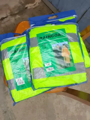 High Quality Raincoat - Top And Down.