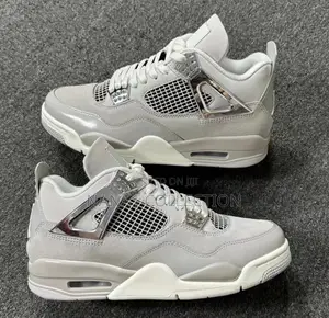 Air Jordan 4 Frozen Moment
