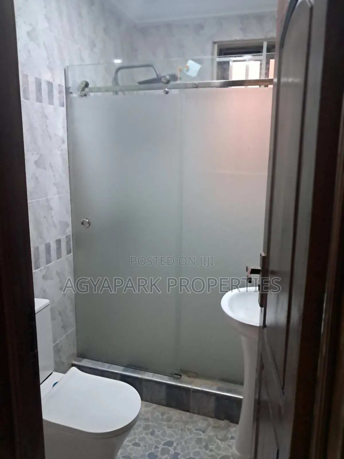 2bdrm Apartment in Obeyeyie, Amasaman for rent