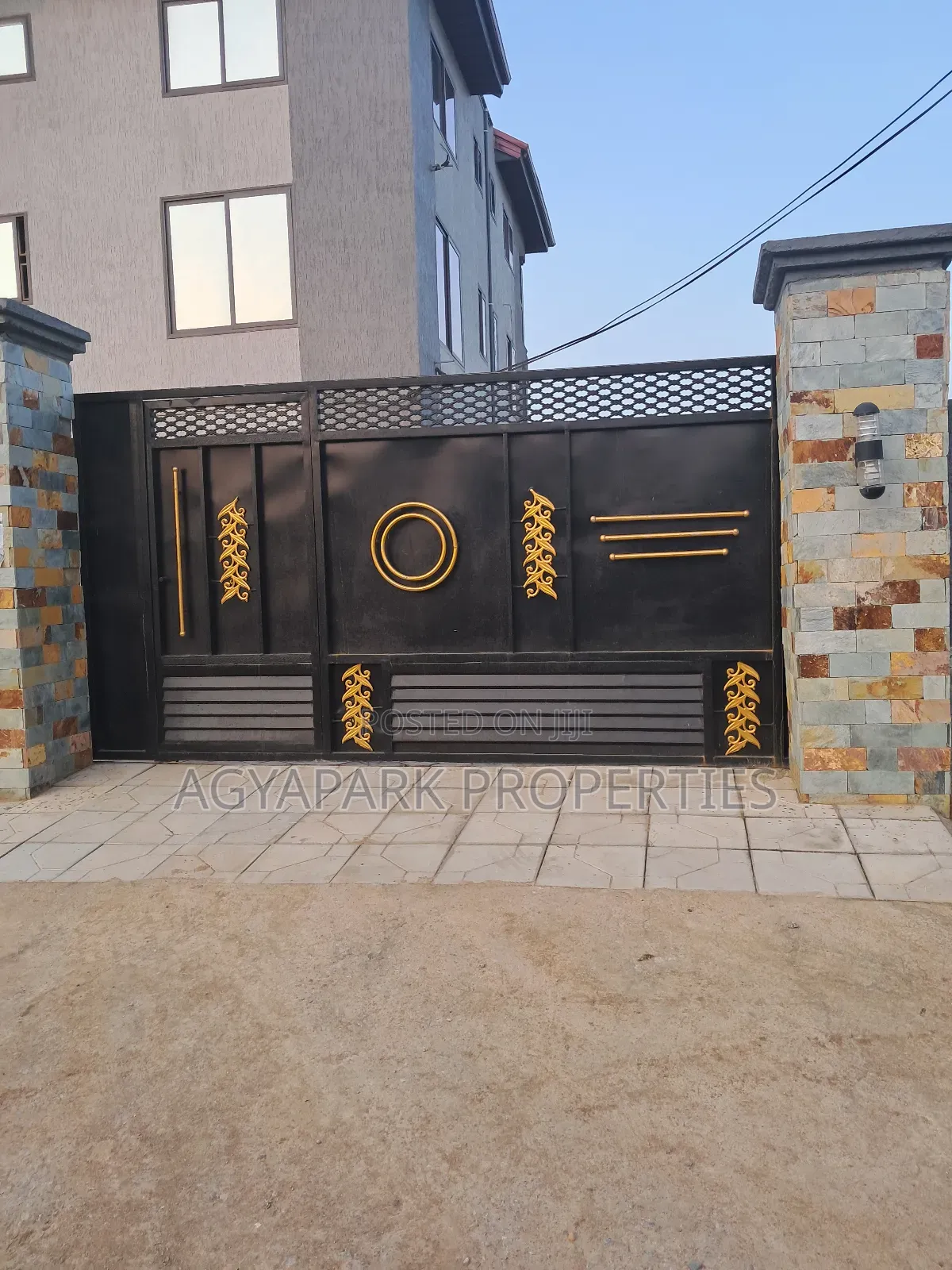 2bdrm Apartment in Obeyeyie, Amasaman for rent