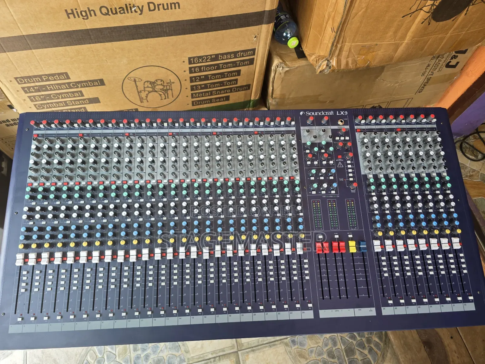 Soundcraft 32 Channel Lx9 Console Mixer