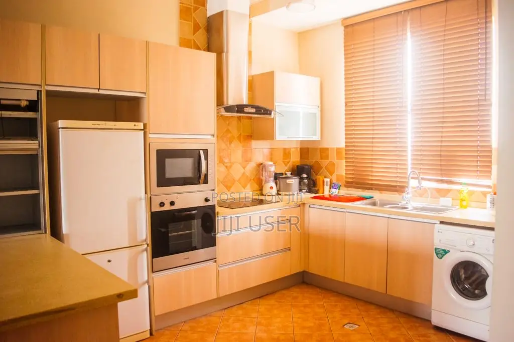 Furnished 2bdrm Apartment in Oxford Street for rent