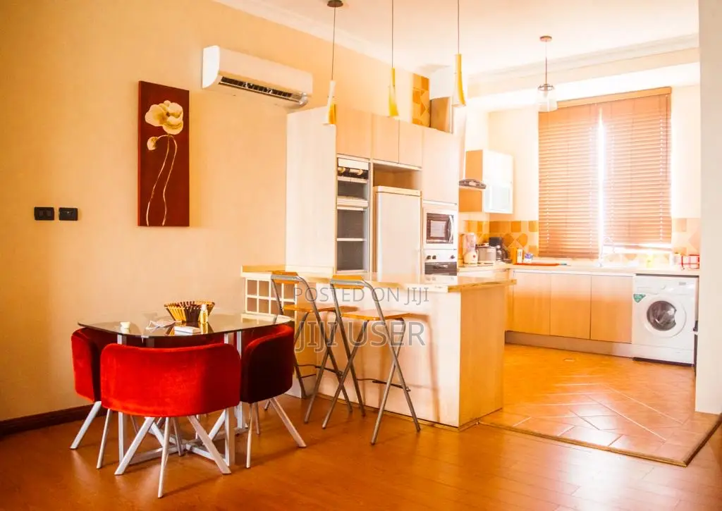 Furnished 2bdrm Apartment in Oxford Street for rent