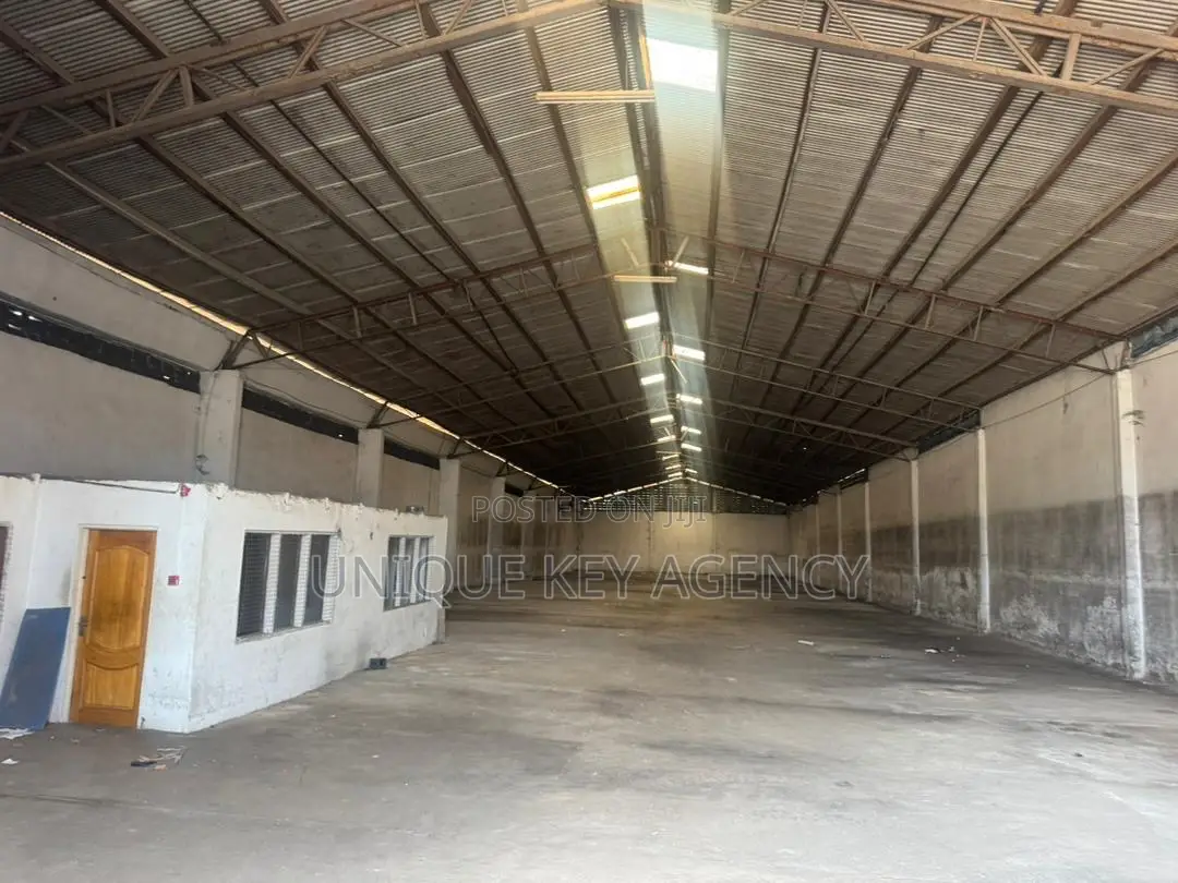 1300 Square Meters Warehouse in Dzorwulu