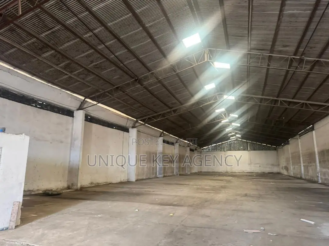 1300 Square Meters Warehouse in Dzorwulu