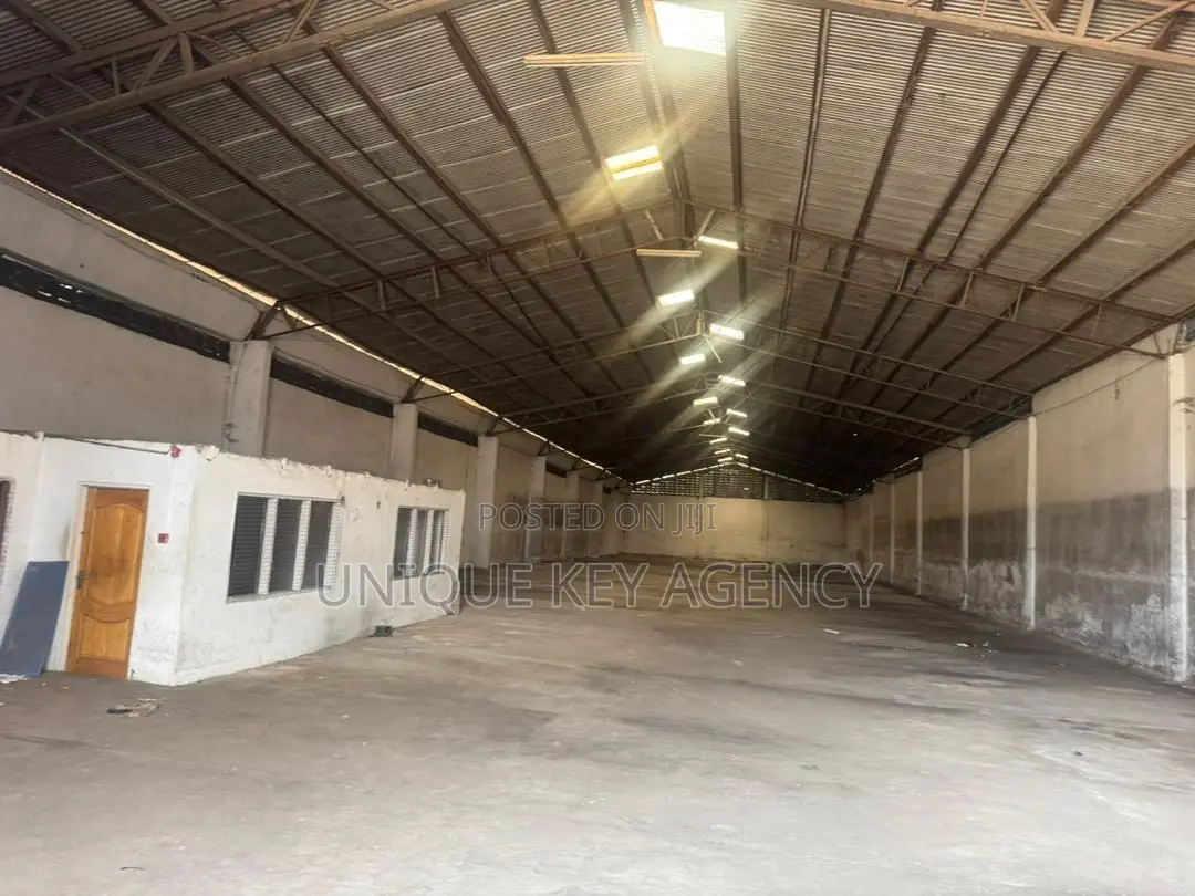 1300 Square Meters Warehouse in Dzorwulu