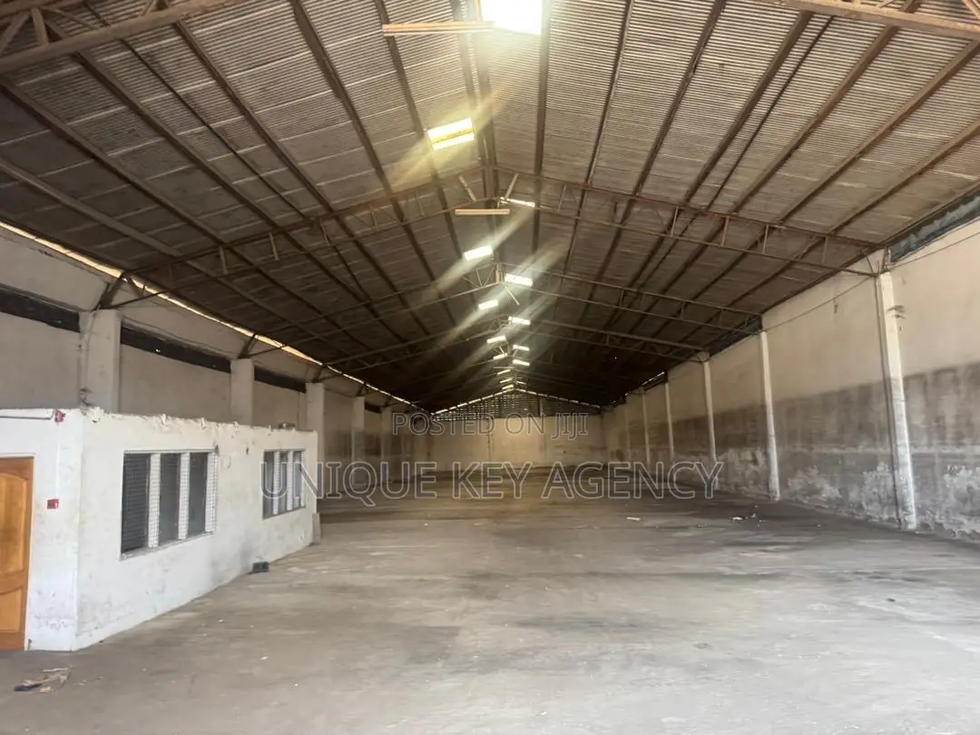 1300 Square Meters Warehouse in Dzorwulu