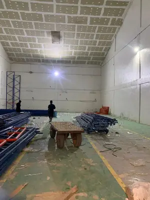 Warehouse to Let in Spintex