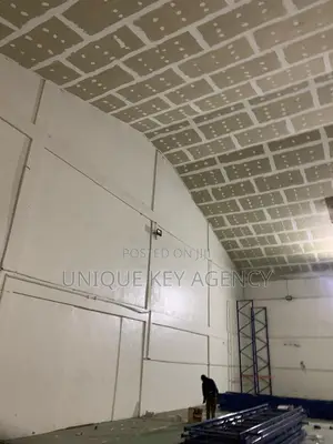 Warehouse to Let in Spintex