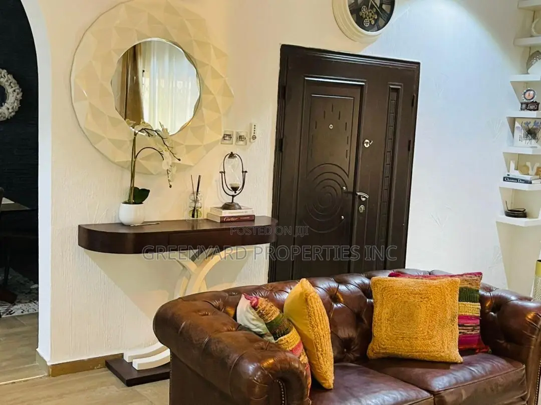 5bdrm House in American House, East Legon for rent