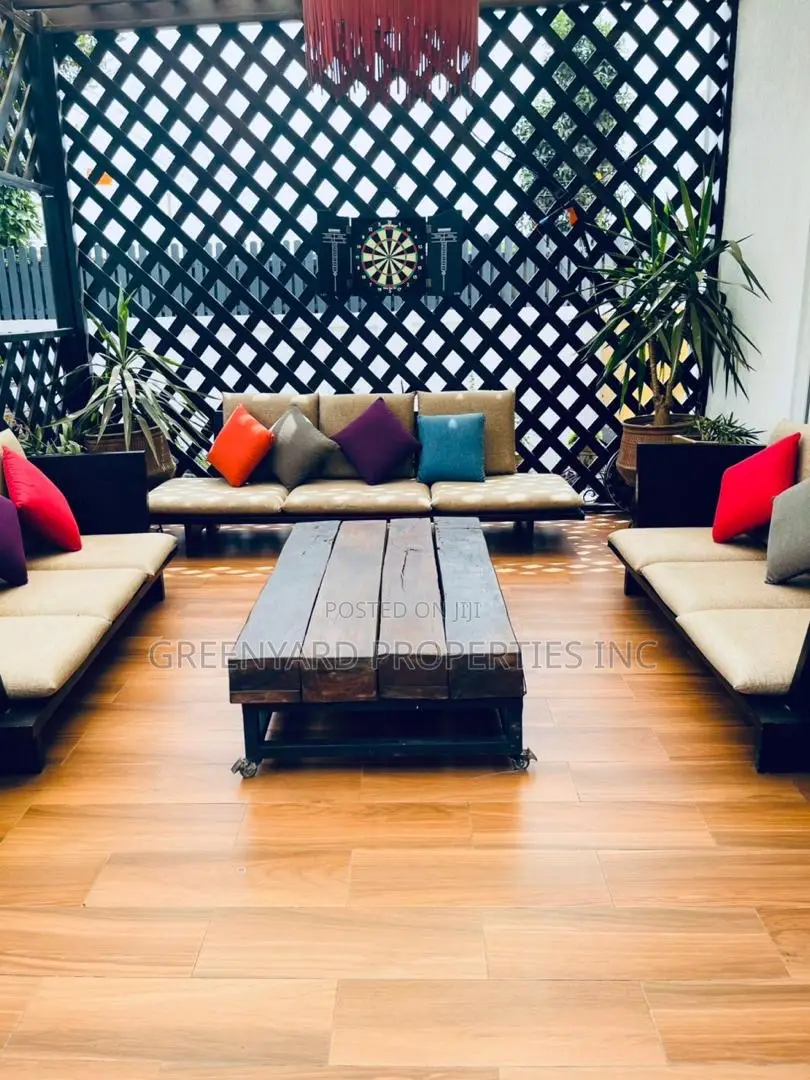 5bdrm House in American House, East Legon for rent
