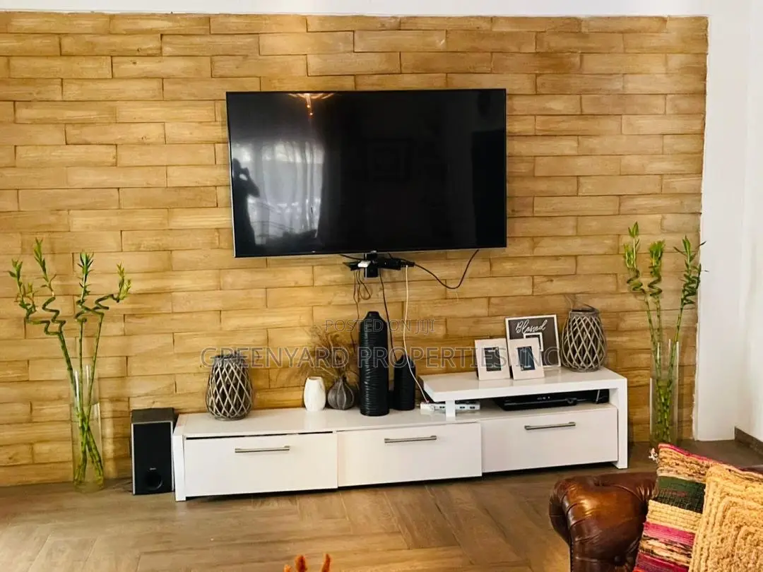 5bdrm House in American House, East Legon for rent