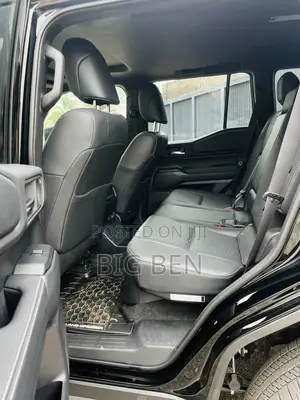 Toyota Land Cruiser Prado 2.7 2025 Black