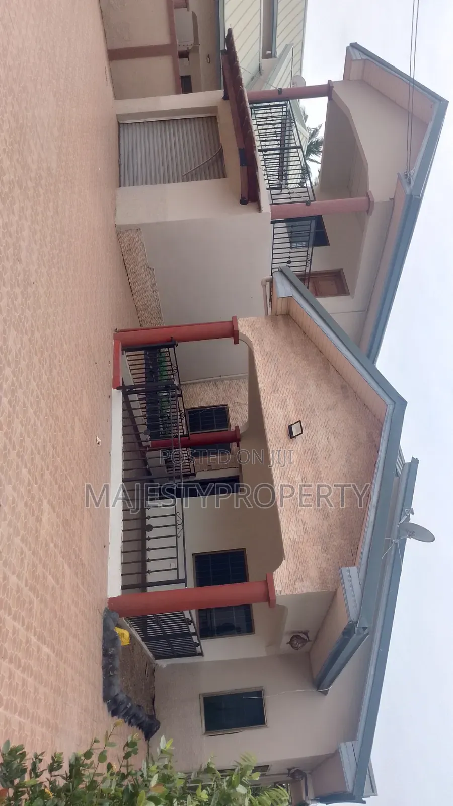 4bdrm House in Botwe, School Junction for rent