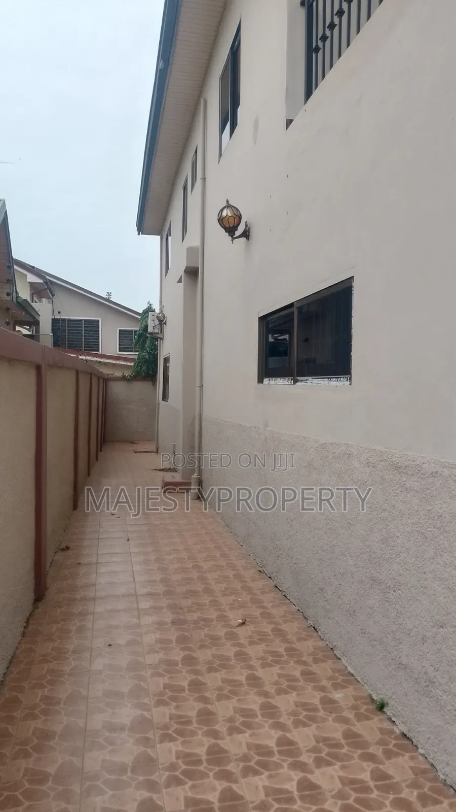 4bdrm House in Botwe, School Junction for rent