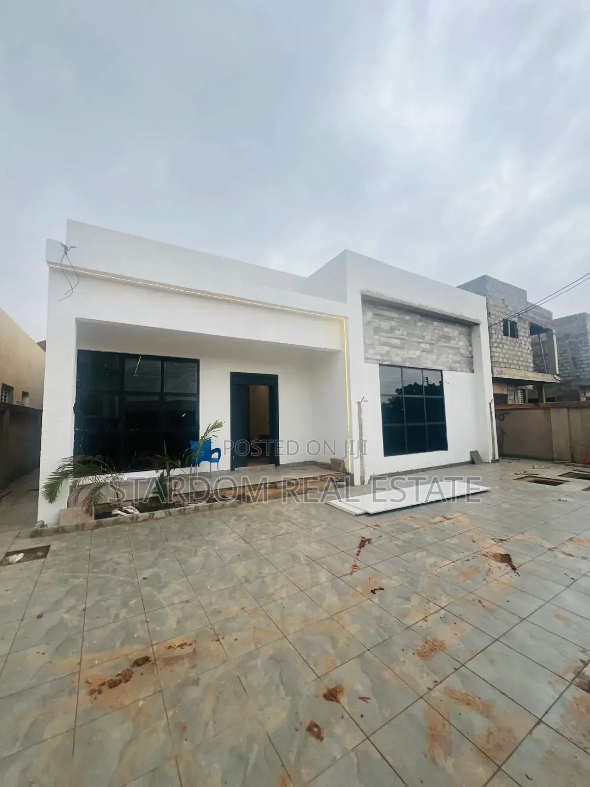 3bdrm Duplex in East Legon Hills for sale
