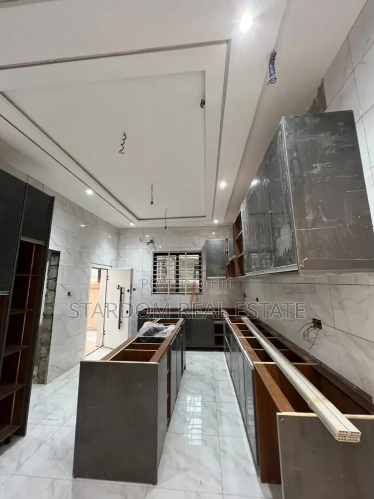 3bdrm Duplex in East Legon Hills for sale