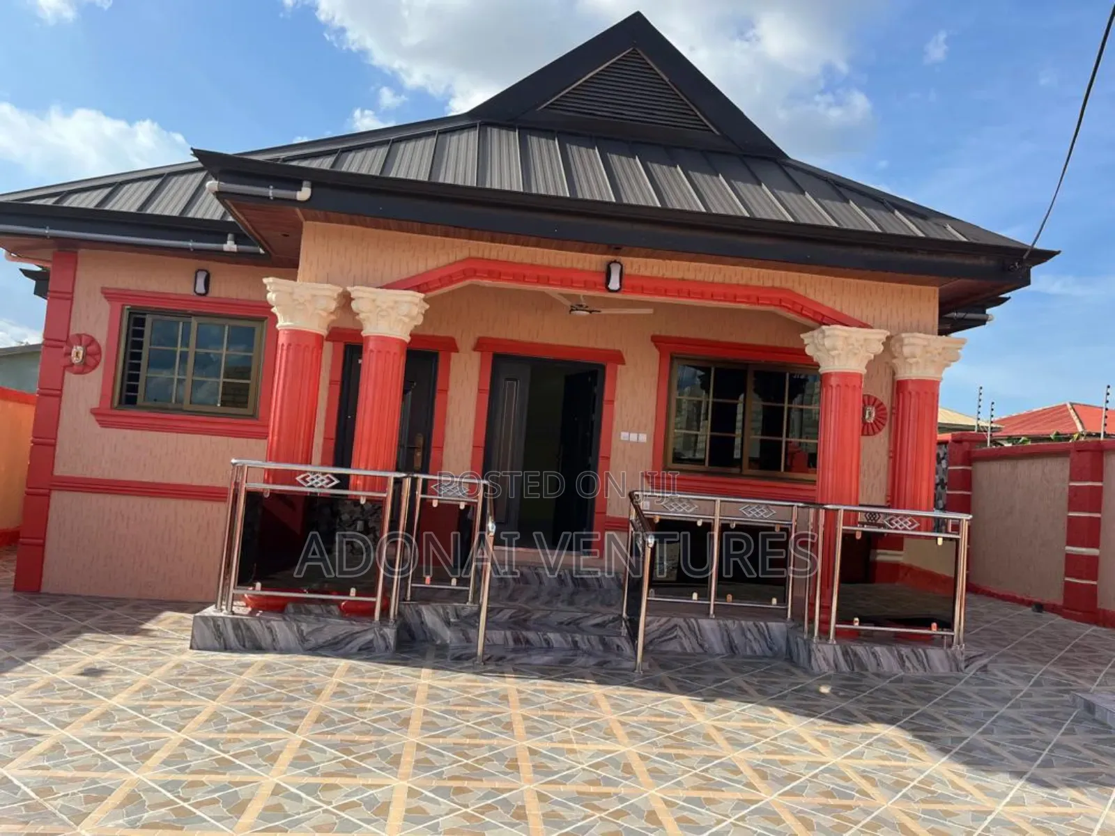 4bdrm House in Atonsu Aputuogya, Kumasi Metropolitan for sale