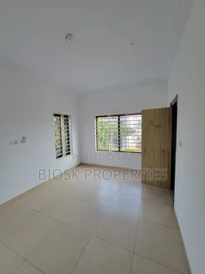 3bdrm Duplex in Biosk Properties, Spintex for rent