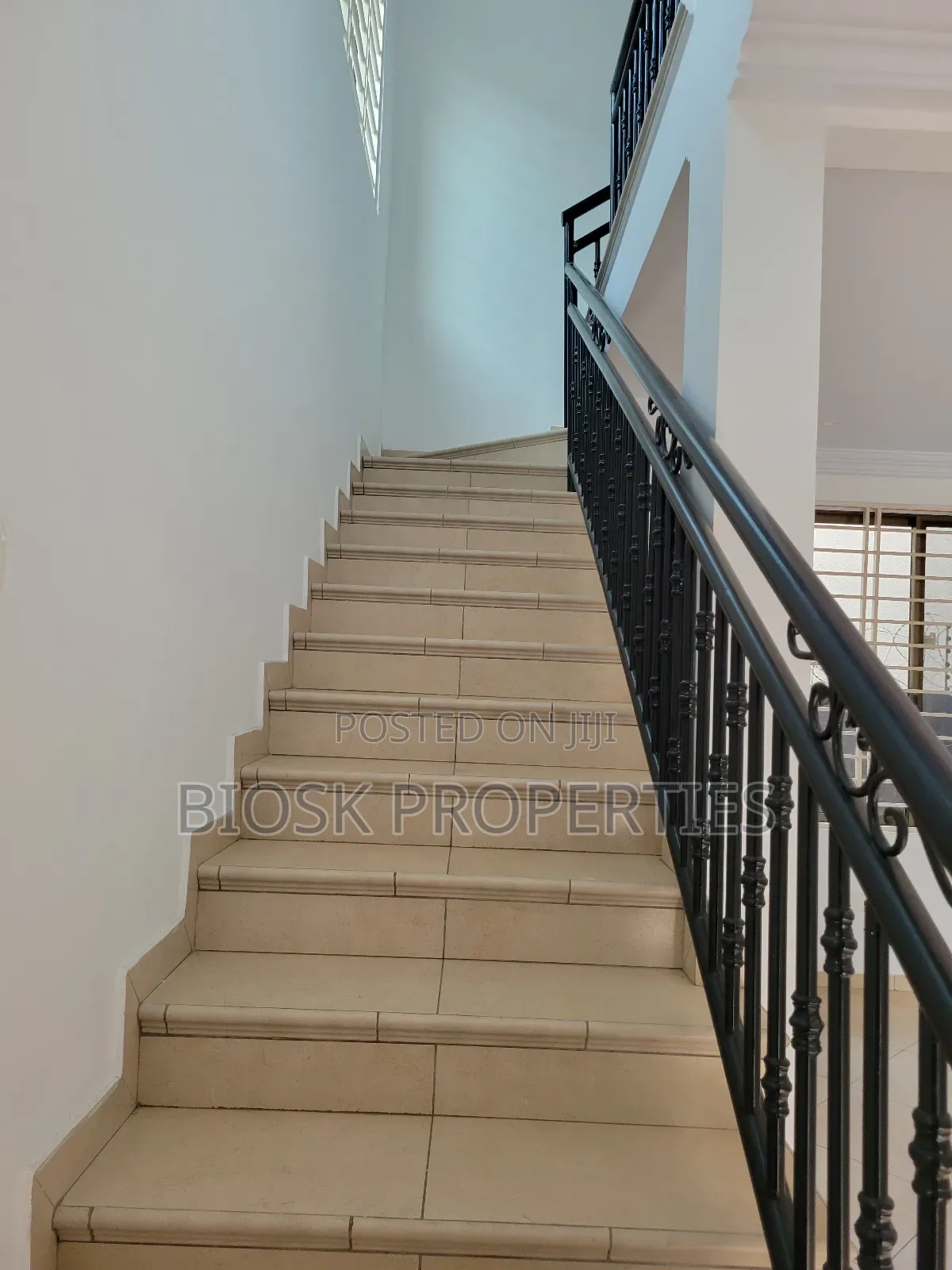 3bdrm Duplex in Biosk Properties, Spintex for rent
