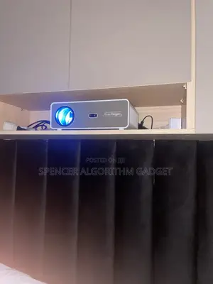 Touyinger Q10 Projector 9500lumen With 200inches View