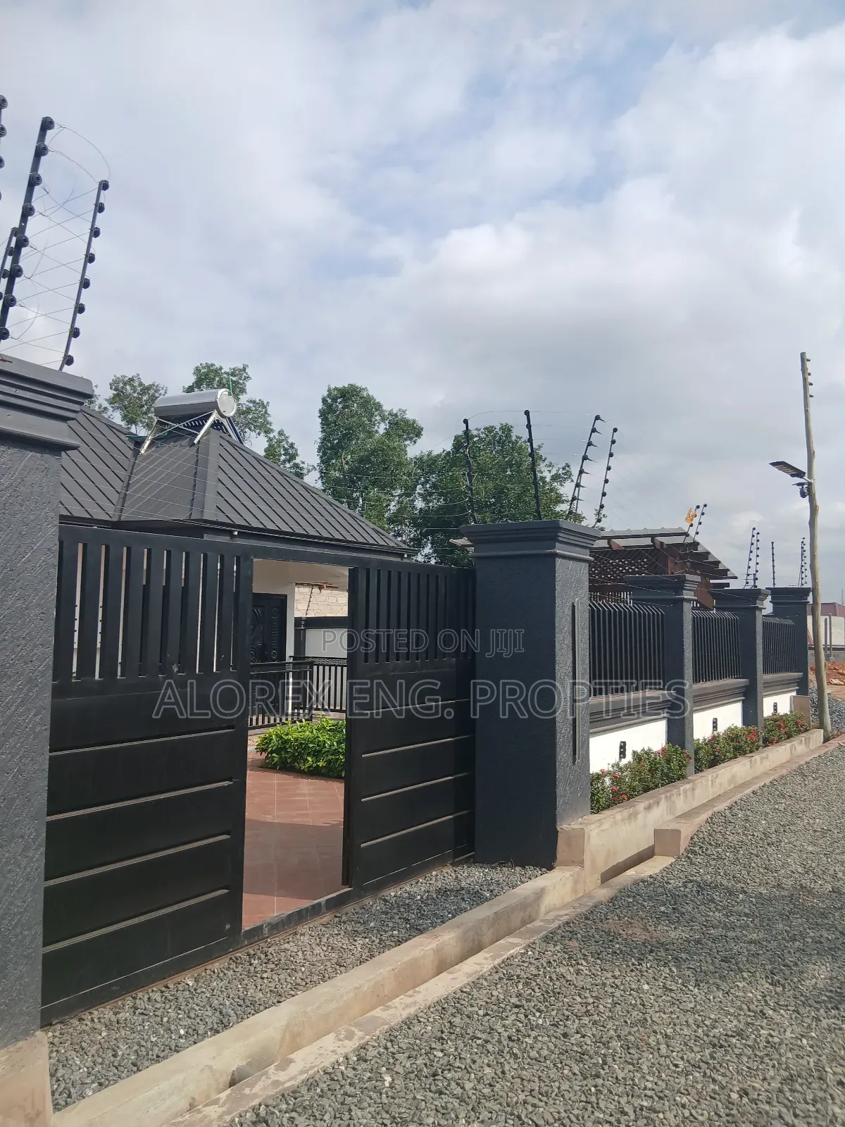2bdrm House in Maalejor, Adenta for sale