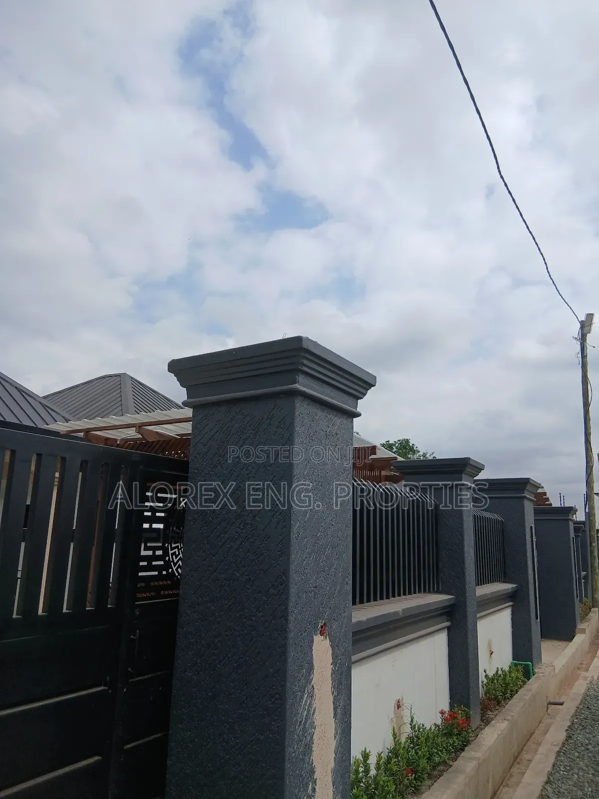 2bdrm House in Maalejor, Adenta for sale