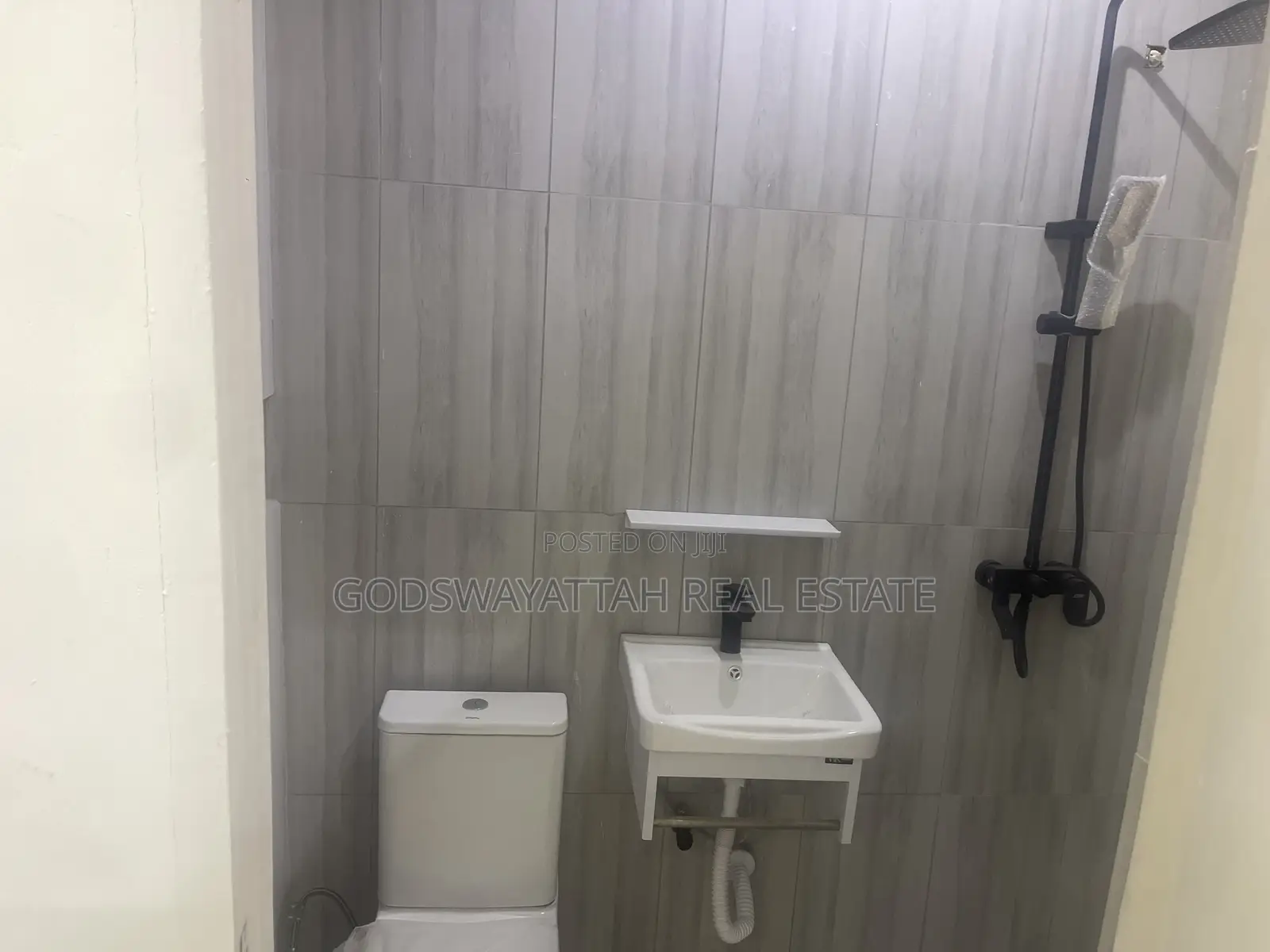 3bdrm House in East Legon, Adjiriganor for rent