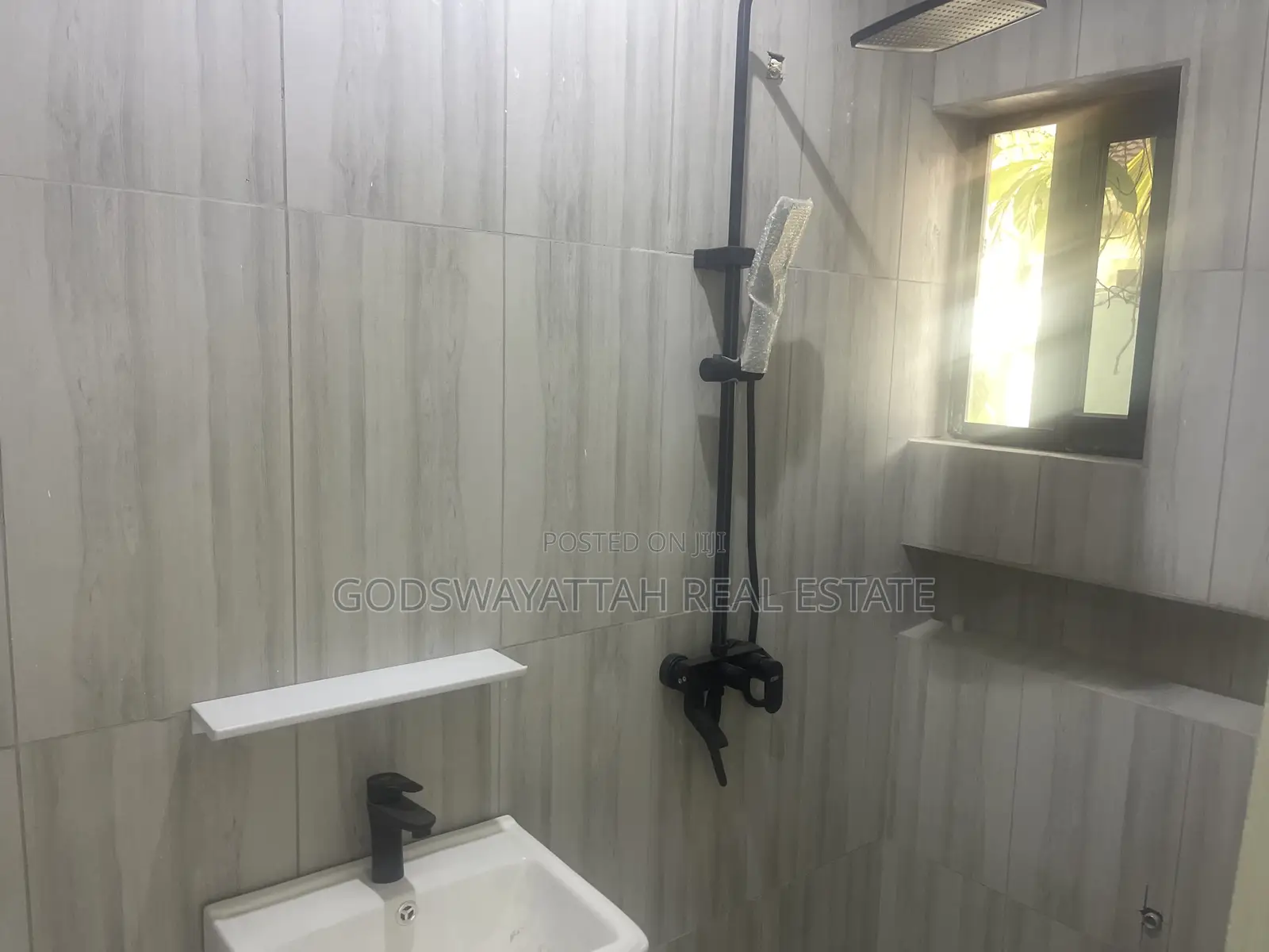 3bdrm House in East Legon, Adjiriganor for rent