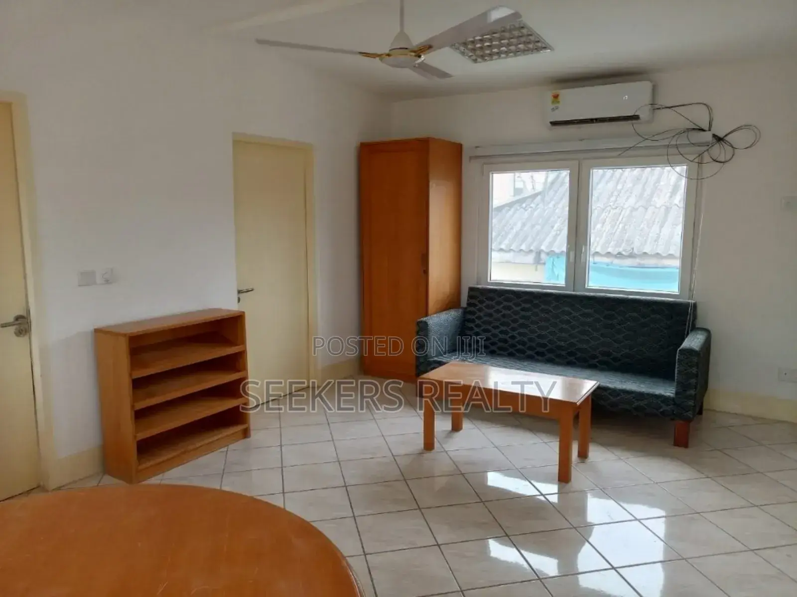 3rooms Office Space to Let